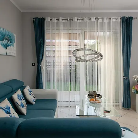 Дом отдыха 3 Bedroom Awesome In Loborika