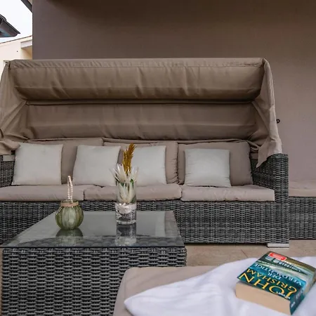 3 Bedroom Awesome In * Loborika