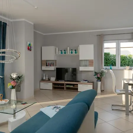 Hébergement de vacances 3 Bedroom Awesome In Loborika