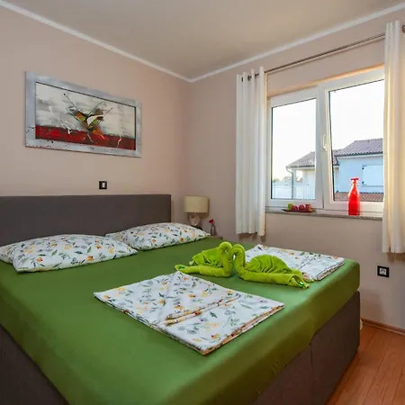 3 Bedroom Awesome In * Loborika