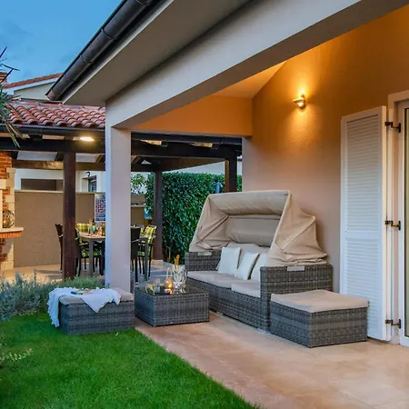 3 Bedroom Awesome In *