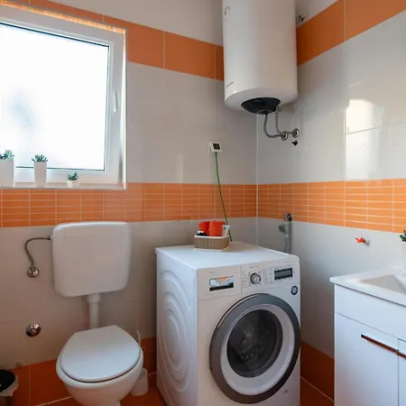 3 Bedroom Awesome In Hébergement de vacances Loborika